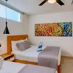 Danzamar 7, Modern Apartment 2 Blocks Away From 5Th Avenue
